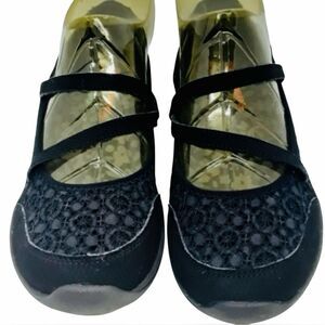 Skechers  Women's Classic Fit Air-Cooled Lase Memory Foam Slip-on Sz 9